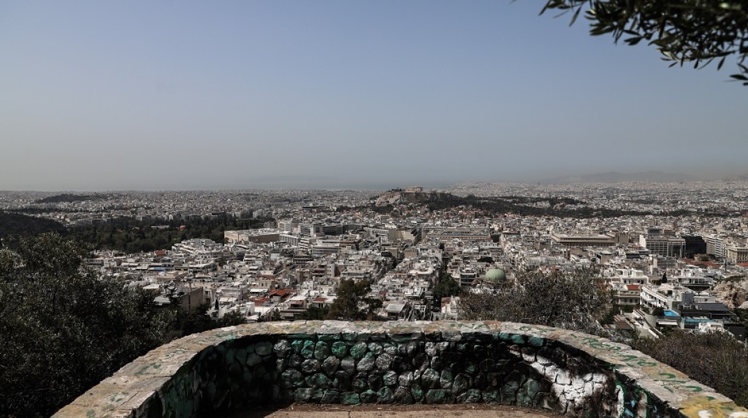 Ζέστη και αφρικανική σκόνη στην Αθήνα