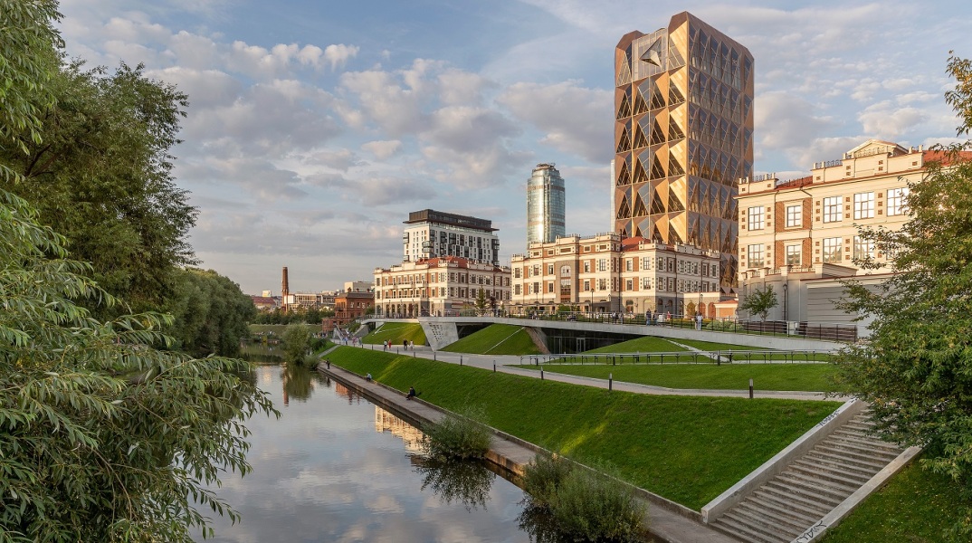 Ρωσία: Εικόνες από τον ουρανοξύστη που παρέδωσε το διάσημο αρχιτεκτονικό γραφείο Foster+Partners στην πόλη Γεκατέρινμπουργκ