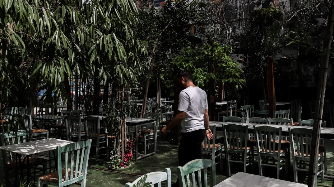 Προετοιμασίες για το άνοιγμα της εστίασης 