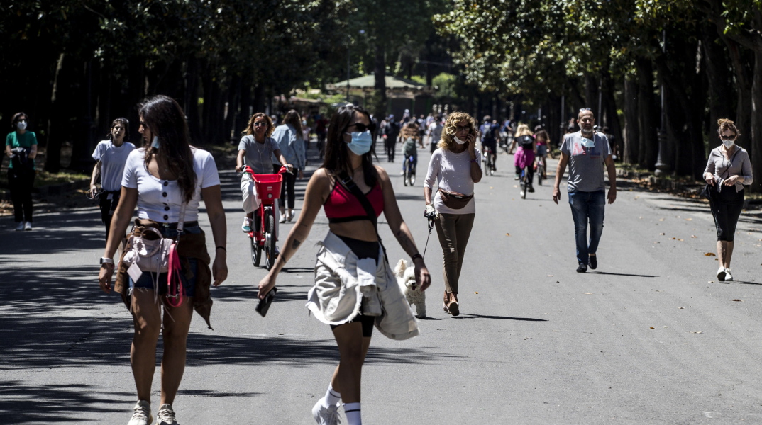 Ιταλία: 5.948 νέα κρούσματα κορωνοϊού και 256 θάνατοι -Εξετάζεται η χορήγηση του εμβολίου της AstraZeneca και σε πολίτες κάτω των 60 ετών