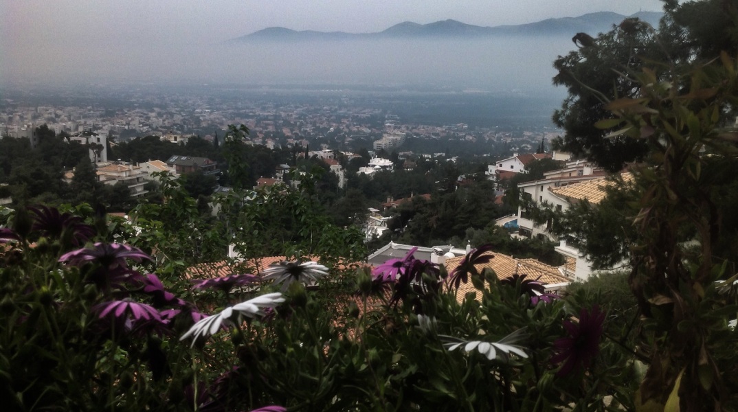 Αραιές νεφώσεις, αφρικανική σκόνη και υψηλές θερμοκρασίες σε όλη τη χώρα - Η αναλυτική πρόγνωση του καιρού από την ΕΜΥ για τη Δευτέρα 3 Μαΐου 