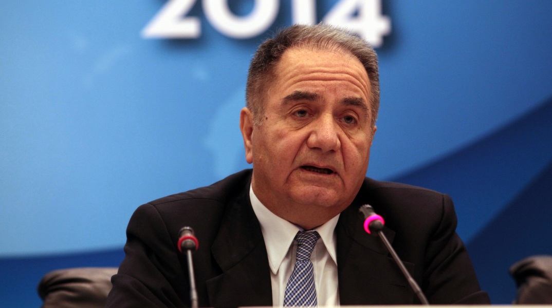 Κορωνοϊός: Δύσκολες ώρες περνά ο Θεόδωρος Κατσανέβας, καθώς νοσηλεύεται διασωληνωμένος στο Σισμανόγλειο – Η ανάρτησή του στο Facebook 