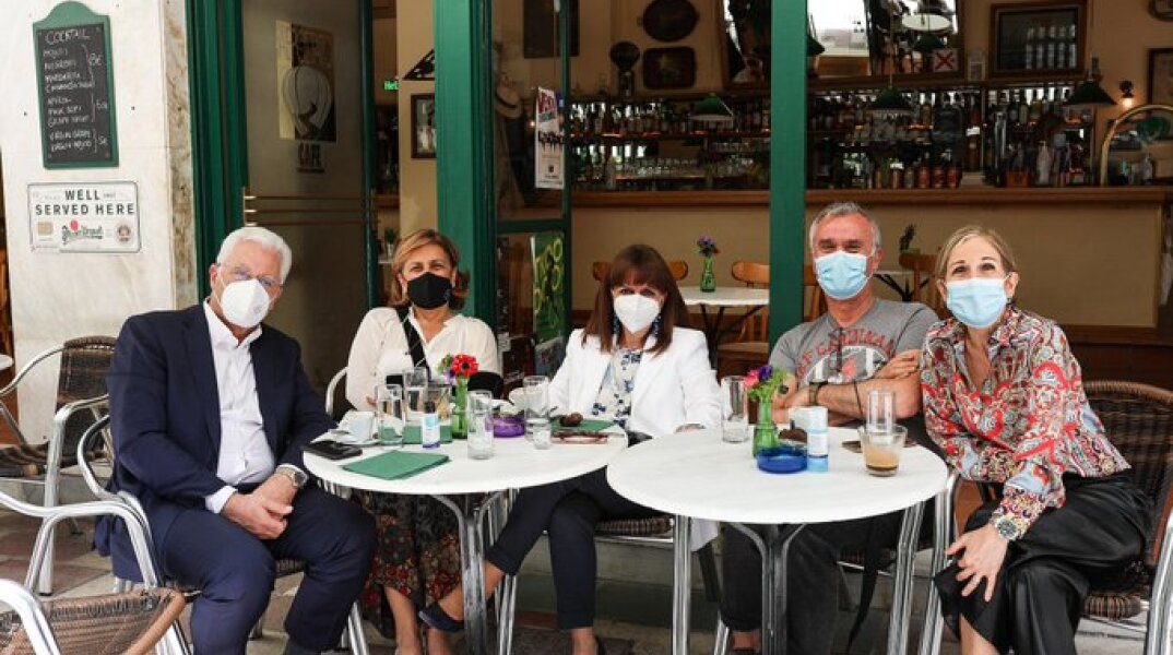 Κατερίνα Σακελλαροπούλου: Μήνυμα αισιοδοξίας για την επαναλειτουργία της εστίασης στέλνει με ανάρτησή της στο Twitter η πρόεδρος της Δημοκρατίας