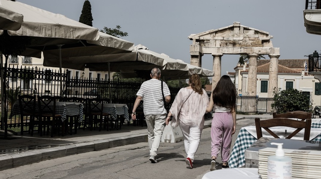 Καιρός: Σύννεφα και σκόνη στον ουρανό - Υψηλές θερμοκρασίες