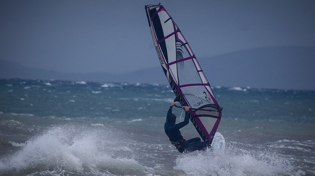  ΣΤΙΓΜΙΟΤΥΠΑ ΑΠΟ ΤΟ ΛΙΜΑΝΙ ΤΗΣ ΡΑΦΗΝΑΣ
