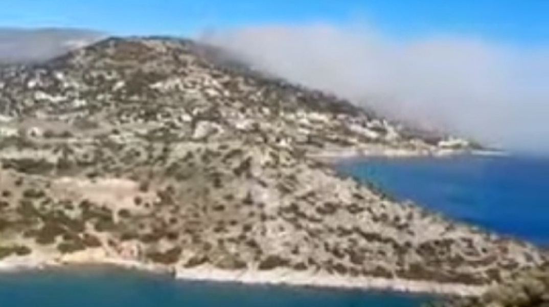 Φωτιά στην Αγία Μαρίνα Κορωπίου