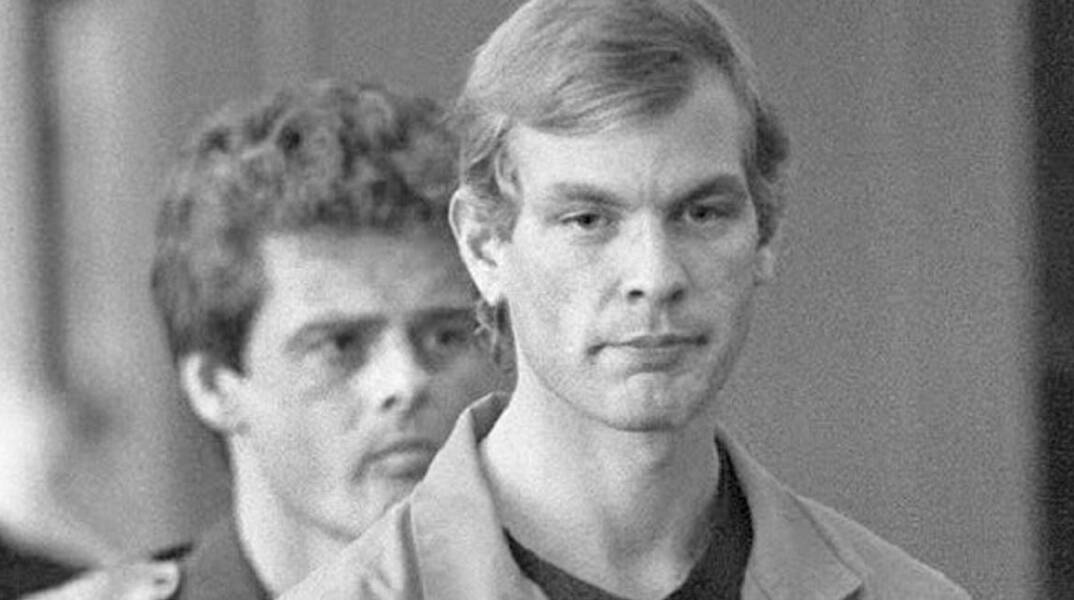 Ο Κατά συρροήν δολοφόνος Τζέφρι Ντάμερ κατά τη δίκη του στο Μιλγουόκι του Ουισκόνσιν
