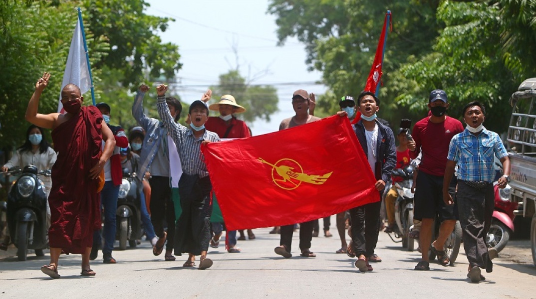 Διαδηλώσεις κατά του πραξικοπήματος στη Μιανμάρ