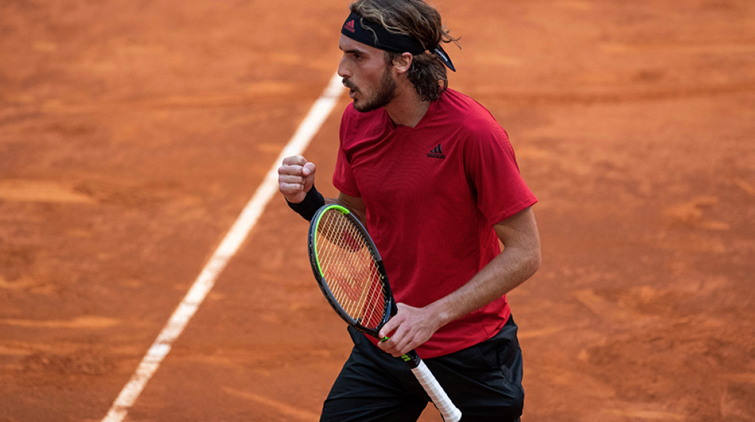 Ο Στέφανος Τσιτσιπάς πανηγυρίζει