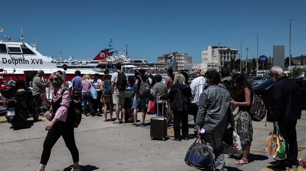 Στιγμιότυπο από το λιμάνι του Πειραιά