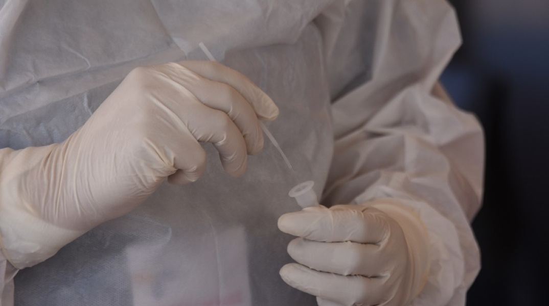 Διενέργεια rapid test από κλιμάκια του ΕΟΔΥ