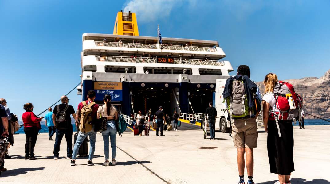  Λιμάνι Σαντορίνης 