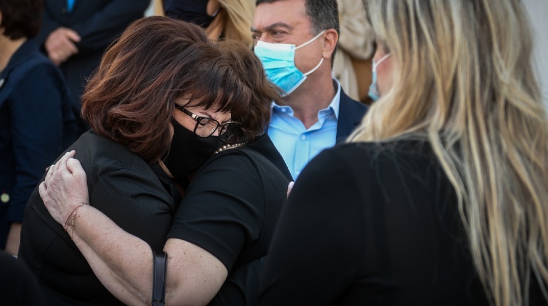 Μνημόσυνο για τις 40 ημέρες από τη δολοφονία του Γιώργου Καραϊβάζ