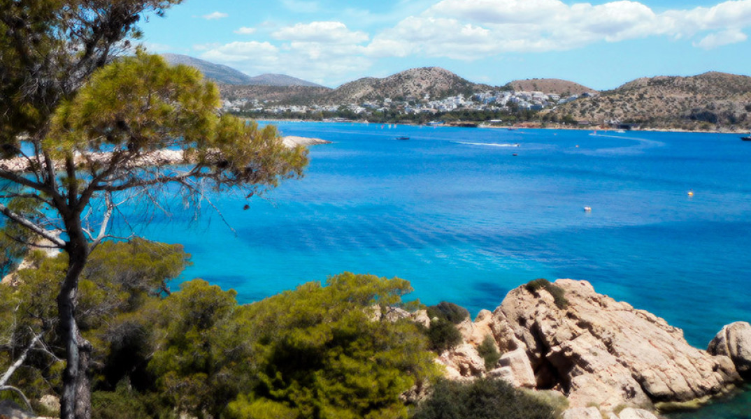 ΚΑΛΟΚΑΙΡΙΝΕΣ ΕΙΚΟΝΕΣ ΣΤΟ ΛΑΙΜΟ ΑΤΤΙΚΗΣ