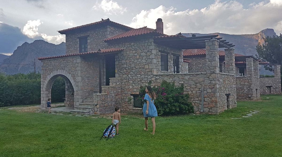 Family Hotels Greece: Πάρε τα παιδιά και τρέχα!