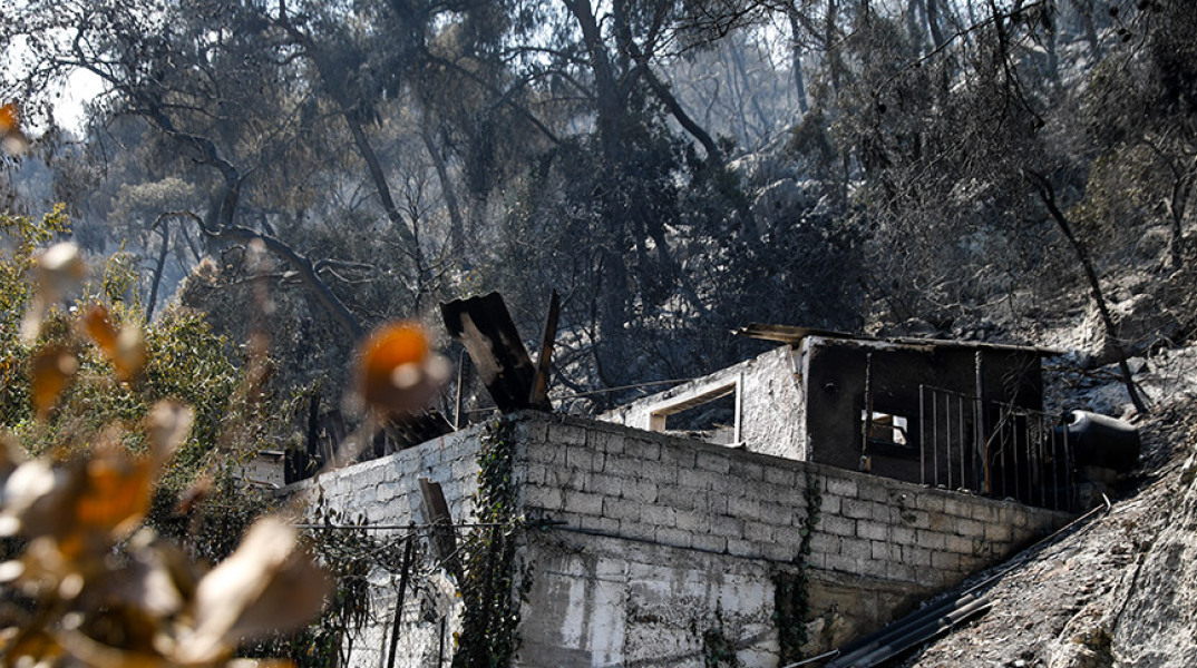 ΠΥΡΚΑΓΙΑ ΣΕ ΔΑΣΙΚΗ ΕΚΤΑΣΗ ΣΤΗΝ ΚΟΡΙΝΘΙΑ/ ΟΙΚΙΣΜΟΣ ΜΑΥΡΟΛΙΜΝΗ 