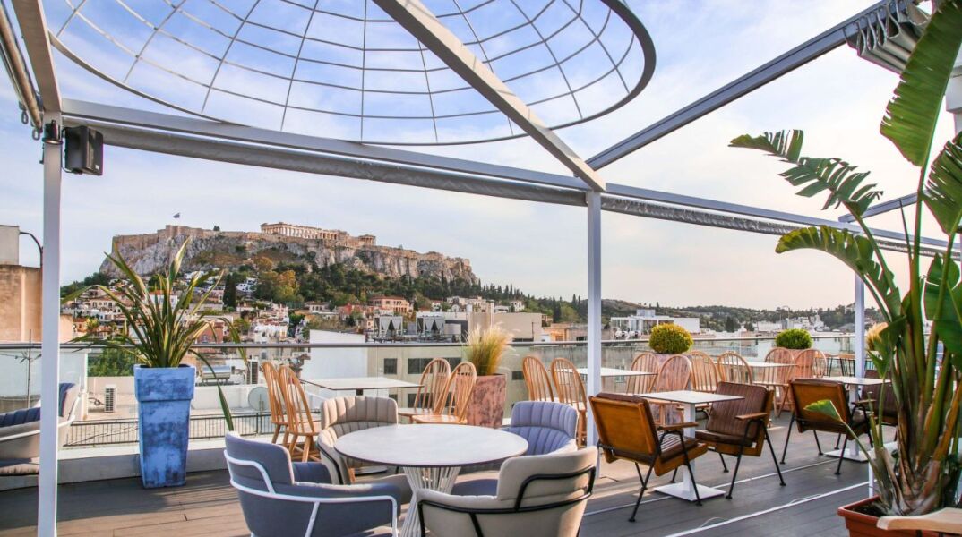 Η ολοκαίνουργια ταράτσα του Manouka