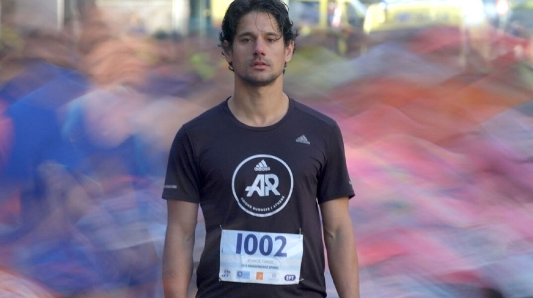 Ο Πάνος Βλάχος σκηνοθετεί το ντοκιμαντέρ «7 Λεπτά Ψυχής» και δίνει απαντήσεις για τον Σπύρο Λούη και το πώς κέρδισε τον Μαραθώνιο στους πρώτους σύγχρονους Ολυμπιακούς Αγώνες στην Αθήνα, το 1896