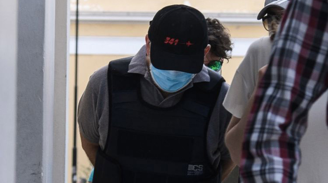  Ψευτογιατρός