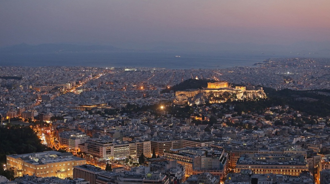 Απογευματινή πανοραμική εικόνα της Αθήνας