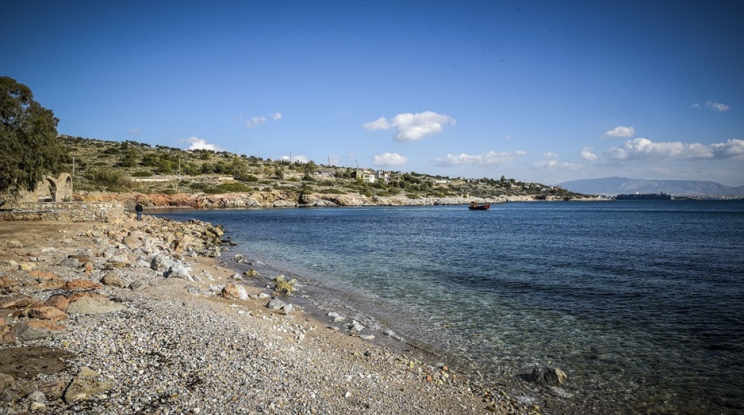 Παραλία στη Σαλαμίνα (φωτογραφία αρχείου)