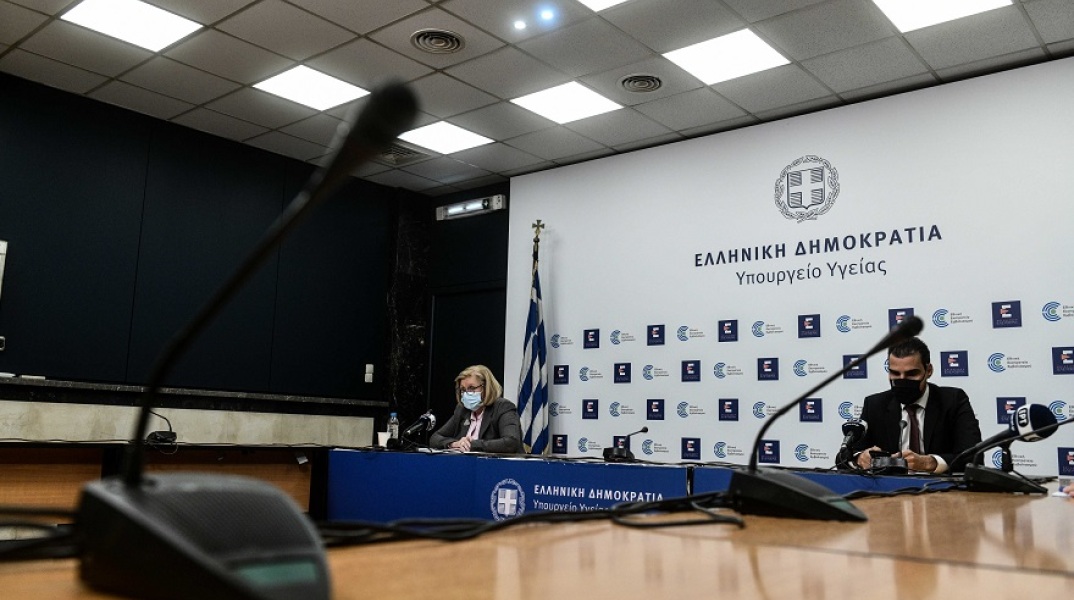 Η ενημέρωση των διαπιστευμένων συντακτών για το Εθνικό Σχέδιο εμβολιαστικής κάλυψης για τη νόσο COVID-19