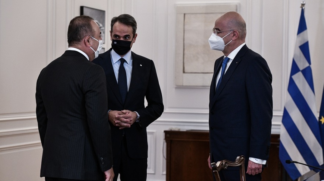 Συνάντηση του πρωθυπουργού Κυριάκου Μητσοτάκη με τον υπουργό Εξωτερικών της Τουρκίας Μεβλούτ Τσαβούσογλου
