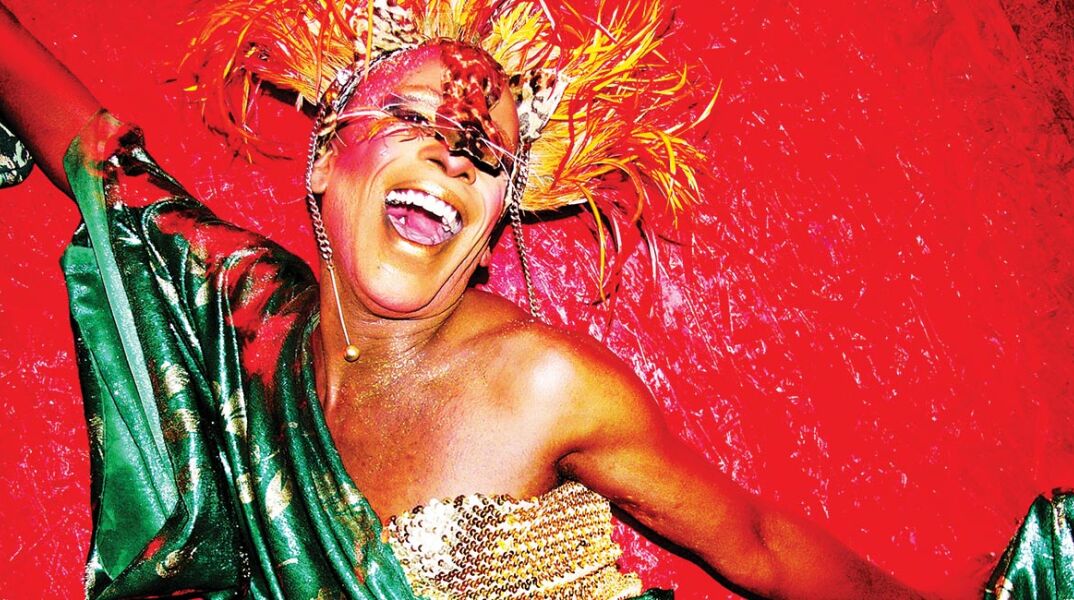 Ο Τάσος Βρεττός στο Φεστιβάλ Αθηνών Επιδαύρου με το «The Feel. Backstage»