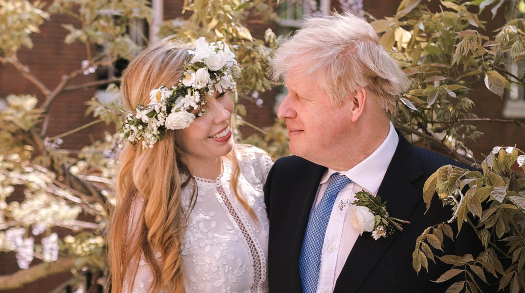 Στιγμιότυπο από τον γάμο του Μπόρις Τζόνσον με την Κάρι Σίμοντς