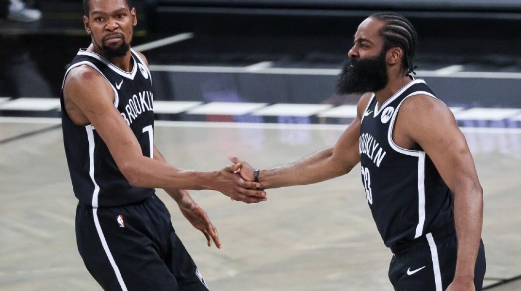 Ο Κέβιν Ντουράντ και ο Τζέιμς Χάρντεν