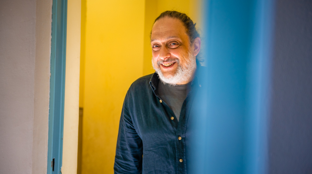 Ο Μάρκος Κρητικός έγραψε ένα κολασμένο νουάρ 