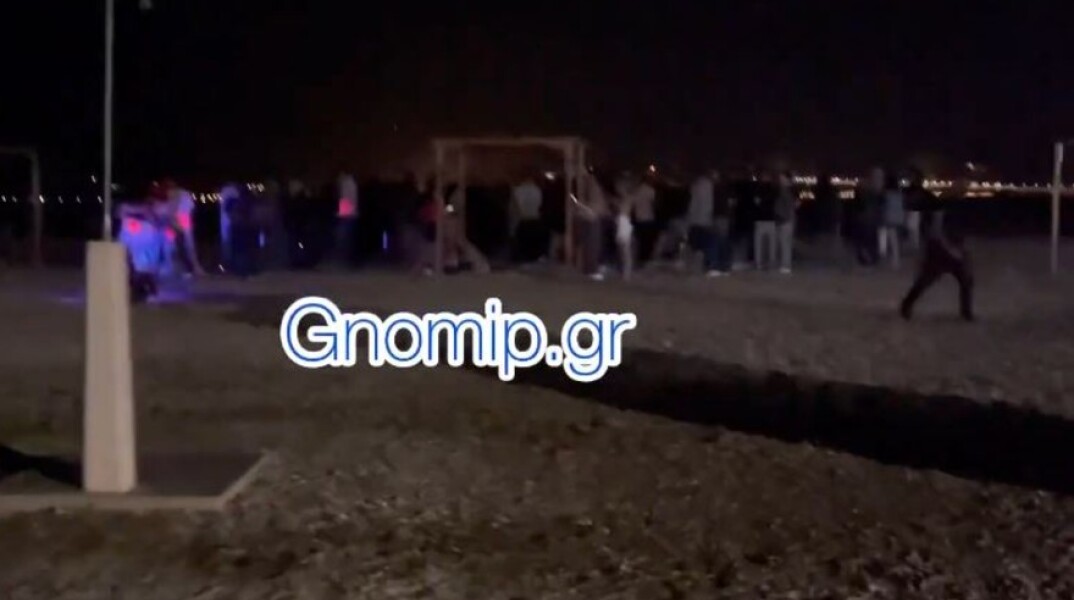 Πάρτι στην παραλία της Πάτρας