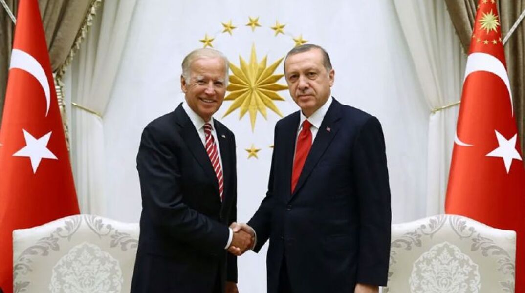 Καλοκαίρι 2016: Ο Τζο Μπάιντεν (αντιπρόεδρος των ΗΠΑ στην κυβέρνηση Ομπάμα) συναντά τον Ερντογάν στην Άγκυρα