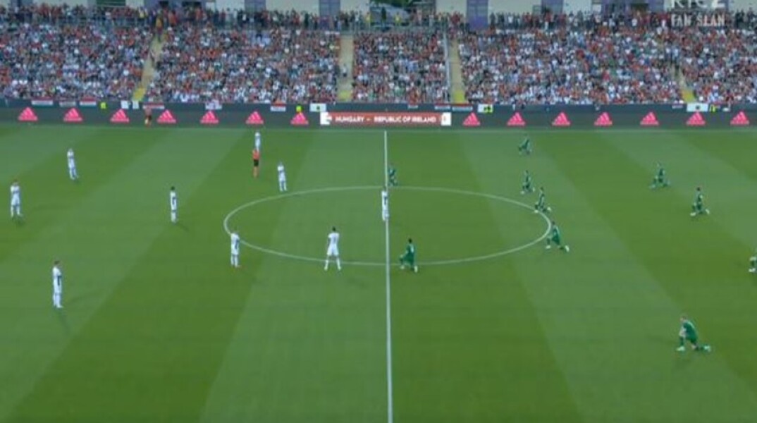 Οι παίκτες της Ιρλανδίας γονάτισαν για το Black Lives Matter και τους αποδοκίμασαν