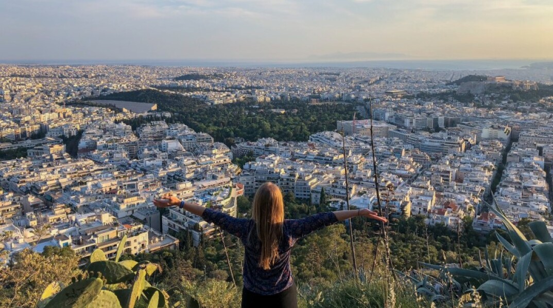 Η πόλη της Αθήνας από ψηλά©Unsplash/ Kristin Wilson