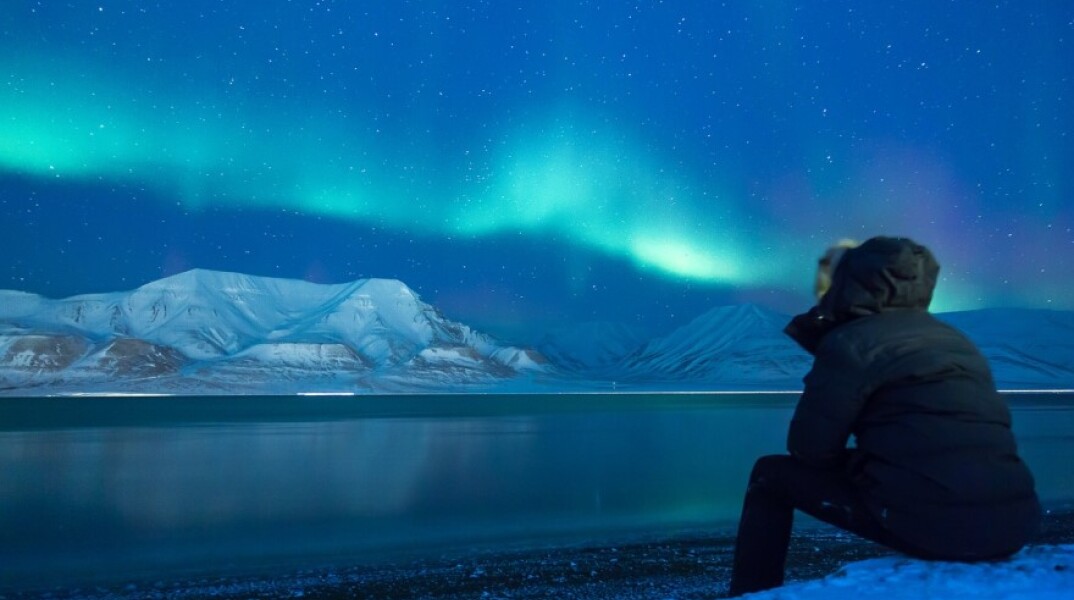 Μια γυναίκα στην Αρκτική©Pixabay/Noel_Bauza