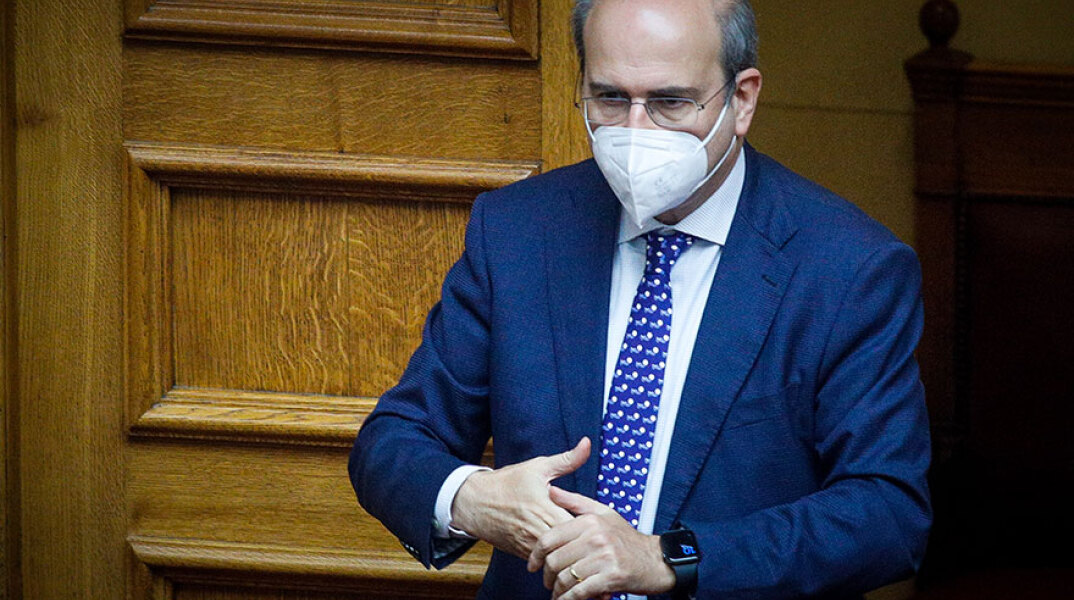 Κωστής Χατζηδάκης, υπουργός Εργασίας και Κοινωνικών Υποθέσεων