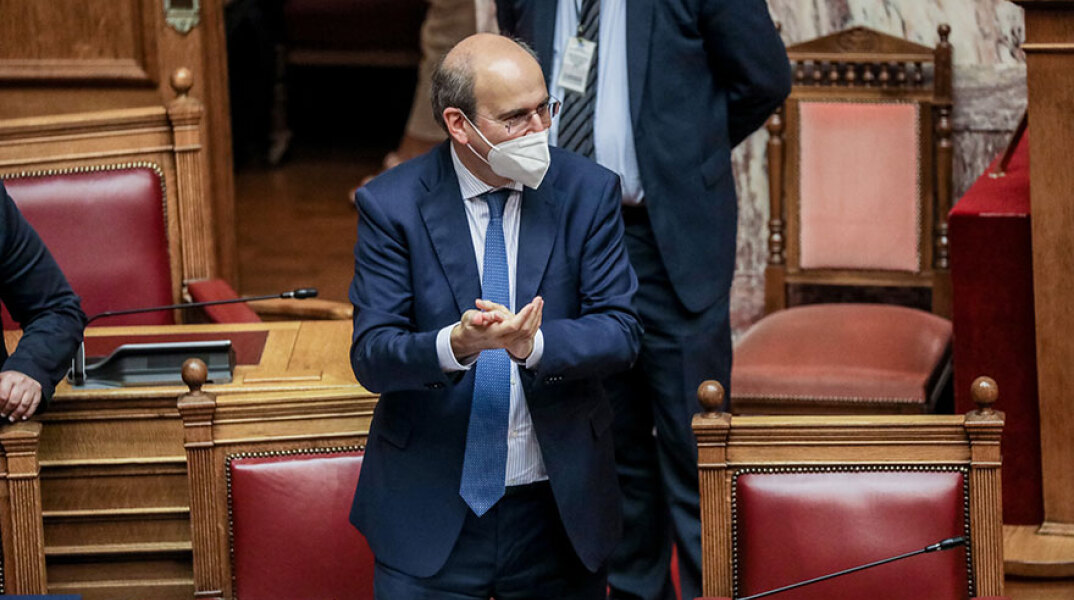 Κωστής Χατζηδάκης στη Βουλή μετά την ολοκλήρωση της συζήτησης για το εργασιακό νομοσχέδιο