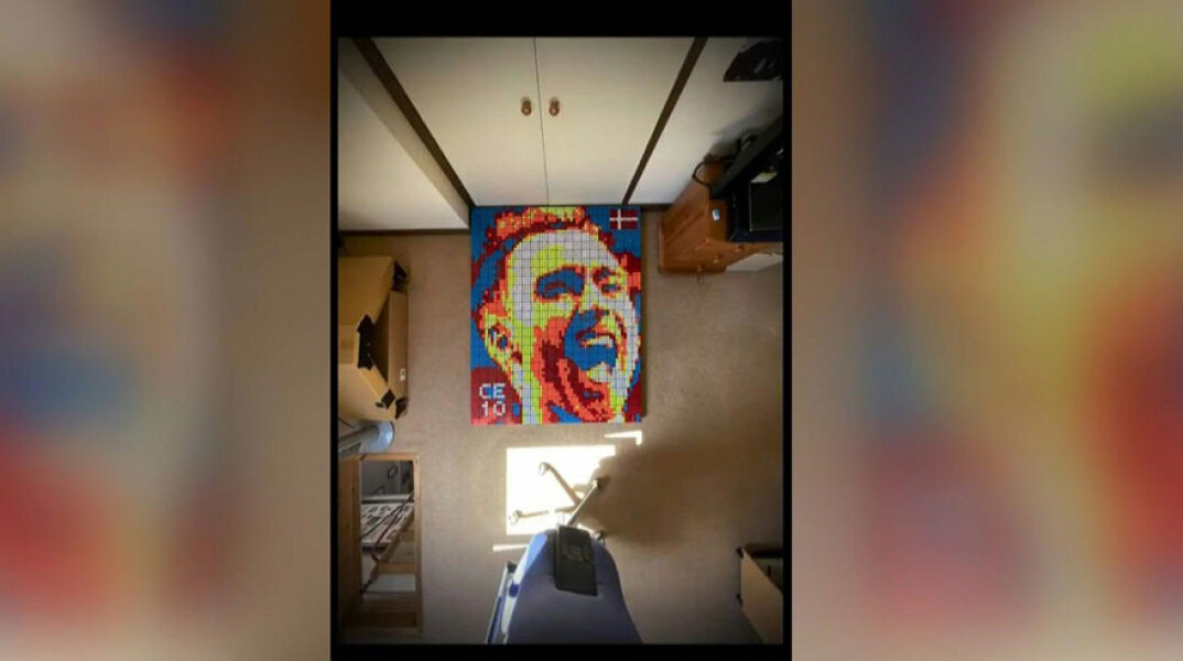 Το πορτραίτο του Κρίστιαν Έρικσεν με κύβους Ρούμπικ