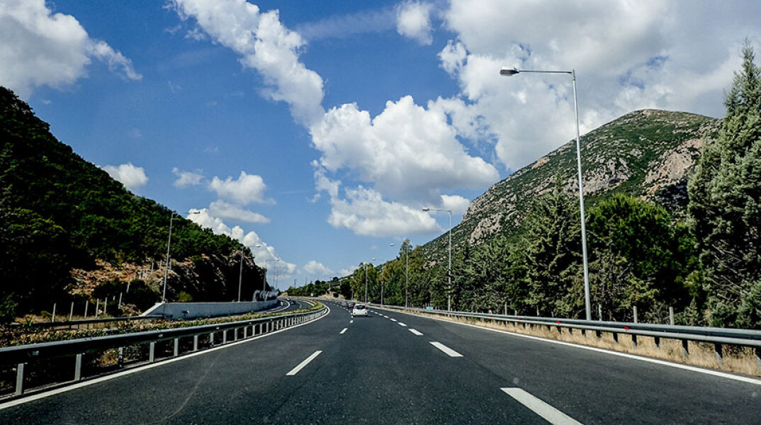 Καιρός: Ηλιοφάνεια, νεφώσεις και βροχές θα συναντήσουν οι εκδρομείς το τριήμερο του Αγίου Πνεύματος