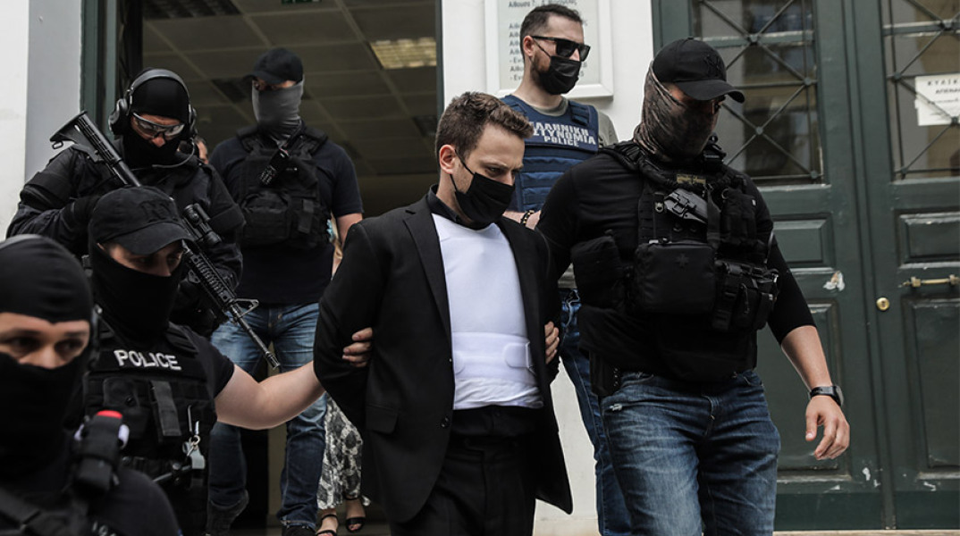 ΑΠΟΛΟΓΙΑ ΣΤΟΝ ΕΙΣΑΓΓΕΛΕΑ ΤΟΥ 32ΧΡΟΝΟΥ ΚΑΘ' ΟΜΟΛΟΓΙΑ ΔΡΑΣΤΗ ΤΗΣ ΔΟΛΟΦΟΝΙΑΣ ΤΗΣ 20ΧΡΟΝΗΣ ΚΑΡΟΛΑΪΝ 