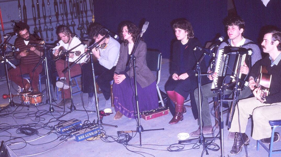 Στο Αρματαγωγό ΚΩΣ από αριστερα Άγγελος Σφακιανάκης, Γιάννης Εμμανουηλίδης, Θάνος Μπόμπορας,Ελευθερία,Ελένη Καλαντζοπούλου, Λάμπρος Καρελάς, Στράτος Στρατηγόπουλος