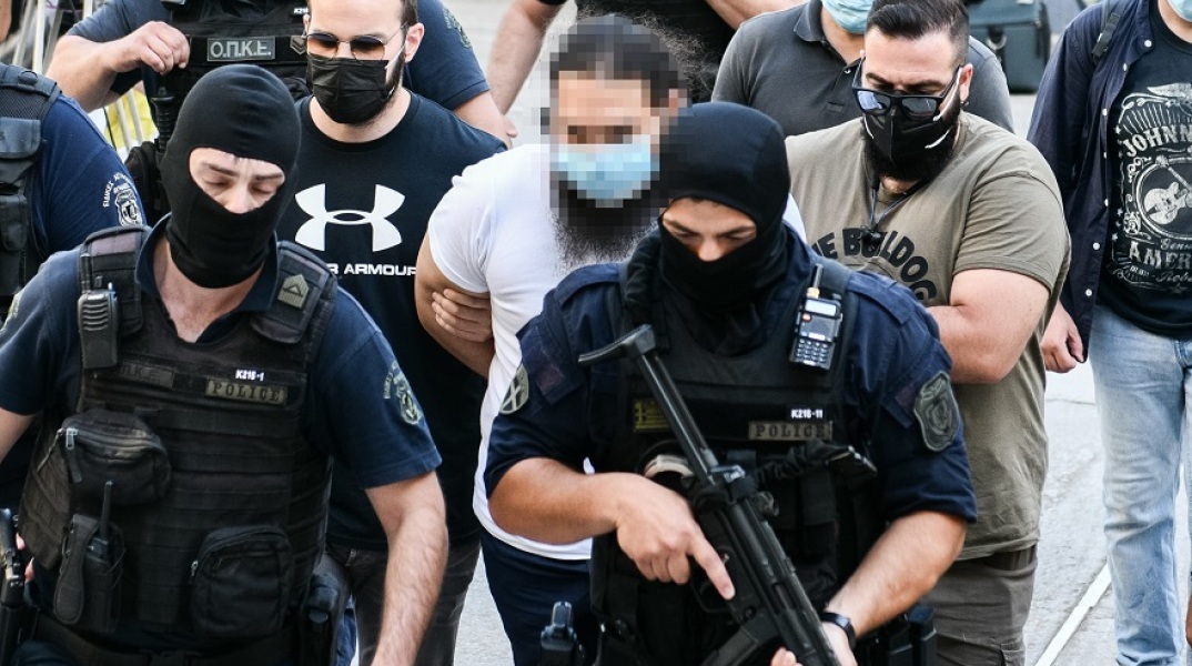 Ο 37χρονος δράστης της επίθεσης με βιτριόλι κατά των Μητροπολιτών