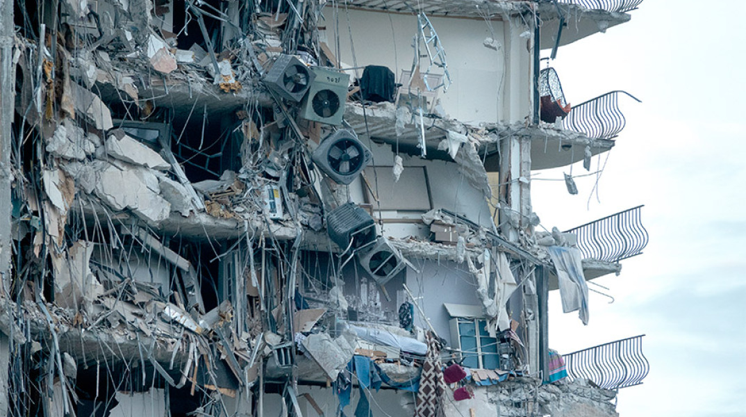 Φλόριντα - Κατάρρευση τμήματος πολυκατοιικίας, κοντά στο Μαιάμι