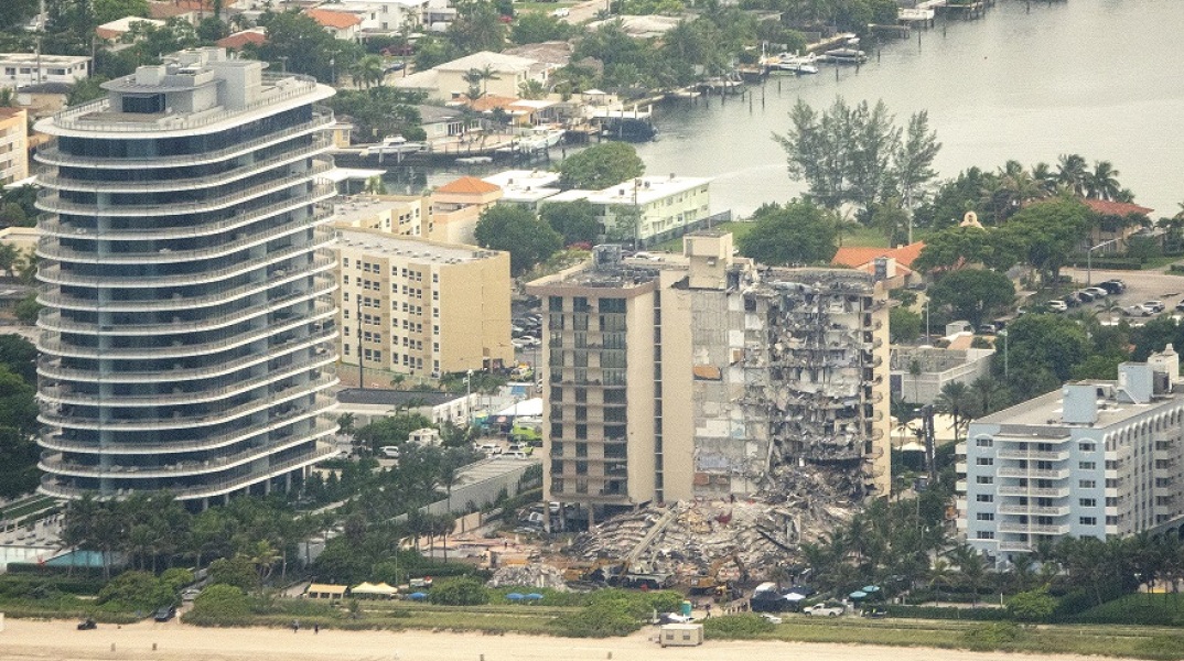 Κατάρρευση κτηρίου στη Φλόριντα 