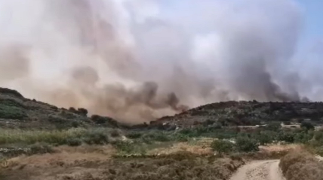 Φωτιά στην Πάρο 