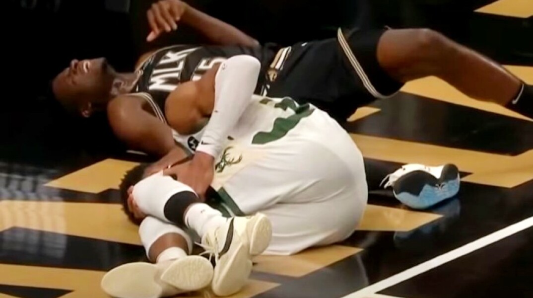 Ο Γιάννης Αντετοκούνμπο τη στιγμή του τραυματισμού του