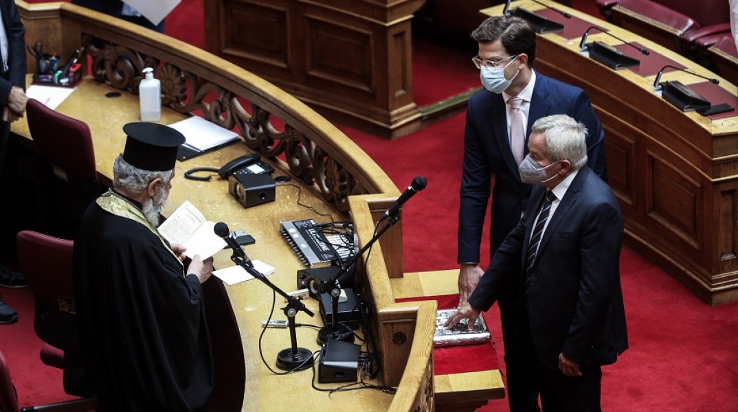 Ορκωμοσία νέων βουλευτών για Κώστα Κόλλια και Άγγελο Τόλκα