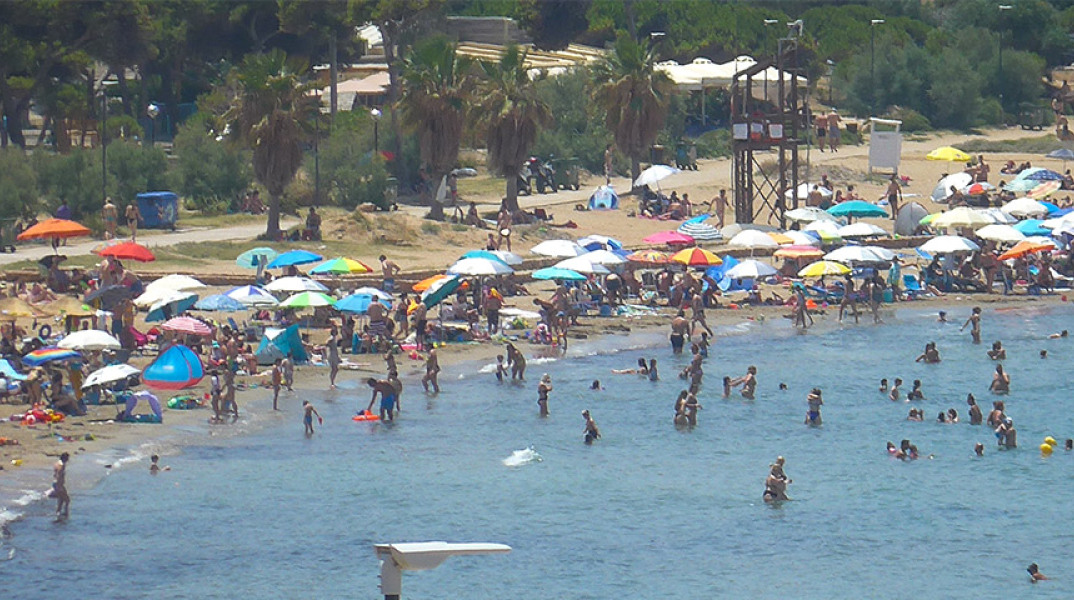 ΣΤΙΓΜΙΟΤΥΠΑ ΑΠΟ ΤΗ ΠΑΡΑΛΙΑ ΣΤΟ ΚΑΒΟΥΡΙ