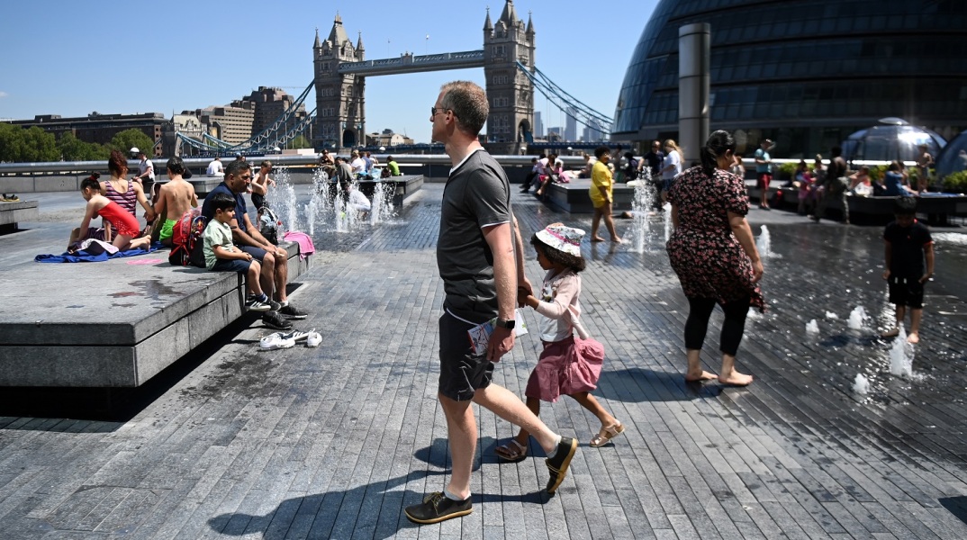 Κορωνοϊός: Η χρήση της μάσκας στην Αγγλία θα γίνει προαιρετική από τις 19 Ιουλίου, βάσει του οδικού χάρτη της βρετανικής κυβέρνησης